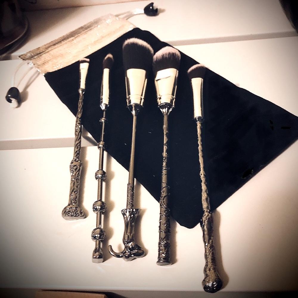 NEW Harry Potter Wand Makeup Brush Set